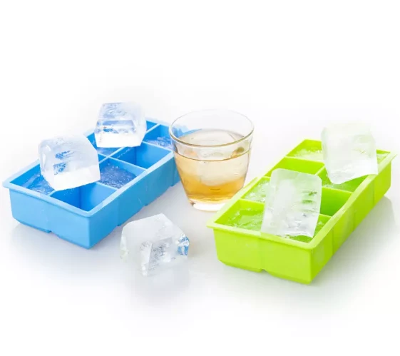 ice cube tray with lid